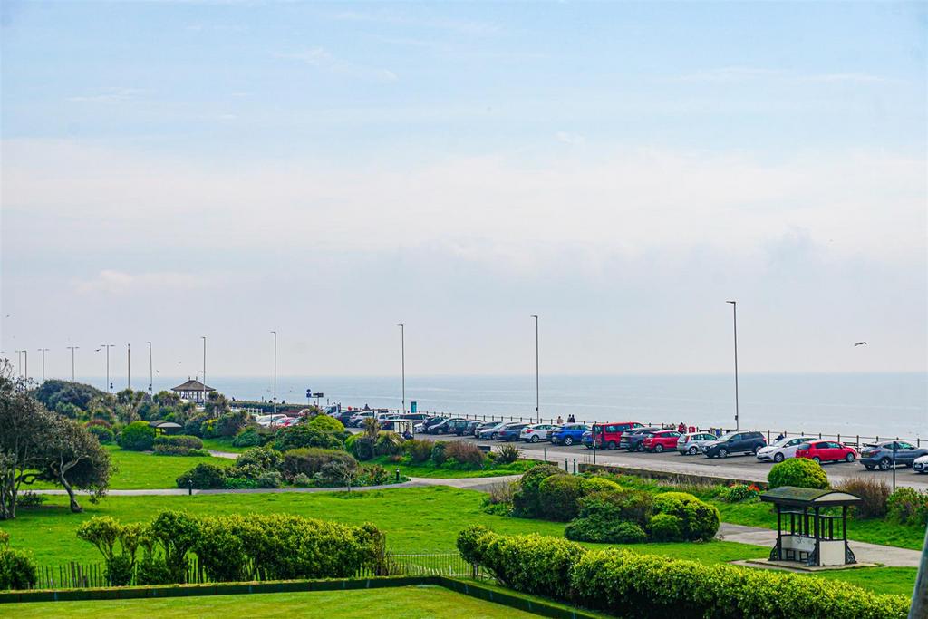 Grosvenor Gardens, St. LeonardsOnSea 1 bed flat for sale £220,000