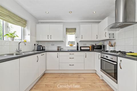 16 Barnfield Road, St Albans, AL4 9UP