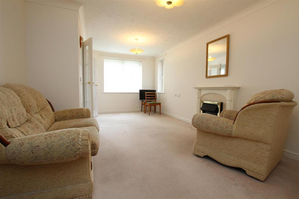 Archers Road, Eastleigh 2 bed flat for sale £190,000