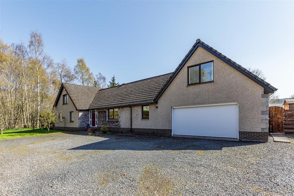 36 Melrose Road, Galashiels 5 bed detached house £380,000