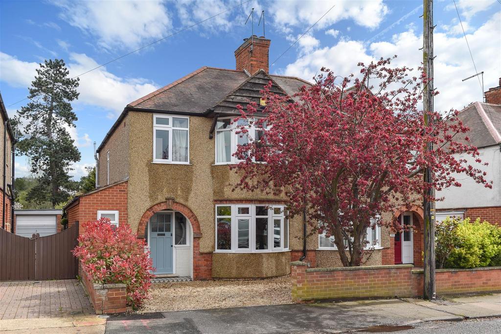 Bush Hill, The Headlands, Northampton 3 bed semidetached house for
