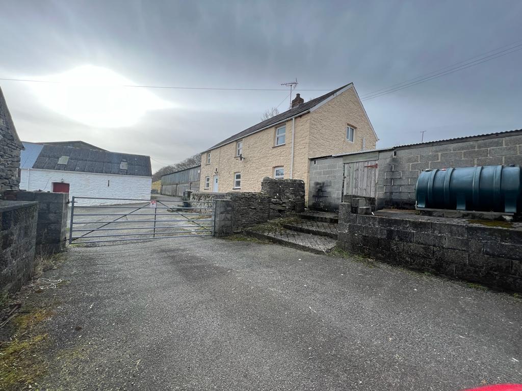 Lledrod, Aberystwyth 4 bed property with land £600,000