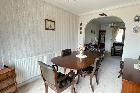 3 bedroom detached bungalow for sale - Rookery Way, Thurgoland, Sheffield