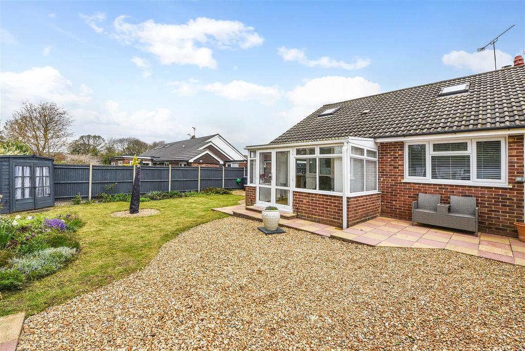 Bulls Copse Lane, Horndean 2 bed semidetached bungalow for sale £375,000