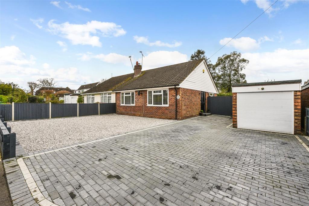 Bulls Copse Lane, Horndean 2 bed semidetached bungalow for sale £375,000