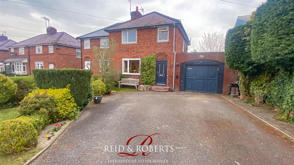 Denbigh Road, Mold 3 bed semidetached house for sale £190,000