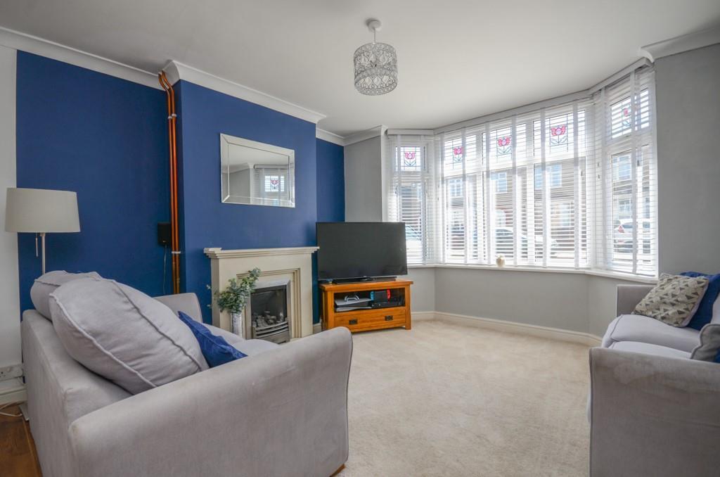 Jubilee Crescent, Mangotsfield... 3 bed semidetached house £350,000