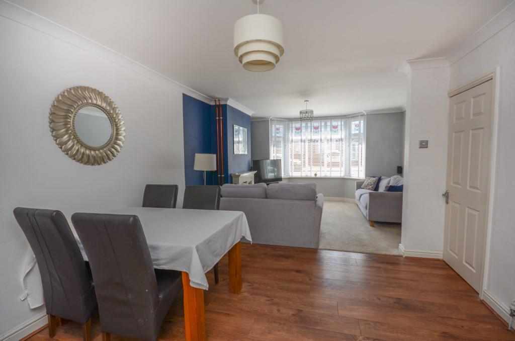 Jubilee Crescent, Mangotsfield... 3 bed semidetached house £350,000