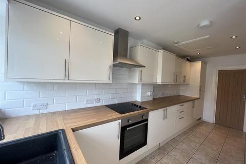 4 bedroom house to rent - Leonard Road, London