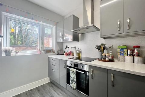 4 bedroom end of terrace house for sale, Sydney Road, Chester