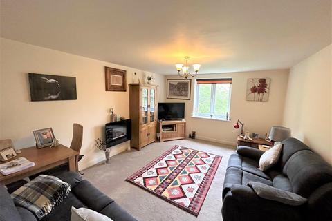 2 bedroom flat for sale, Ledgard Avenue, Leigh