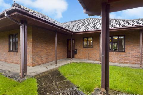 2 bedroom semi-detached bungalow for sale, 34 Meadowbrook Court, Gobowen, Oswestry