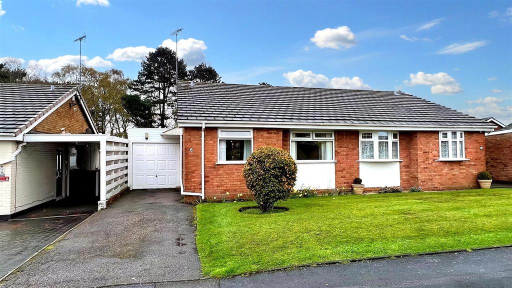 Larchwood Crescent, Streetly 2 bed semidetached bungalow for sale £