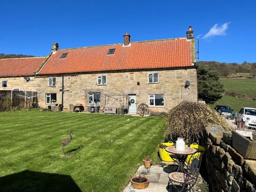 Red House Farm, Aislaby 5 bed farm house to rent £2,000 pcm (£462 pw)