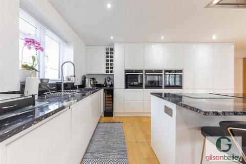 77 Caistor Lane, Caistor St Edmund, Norwich, NR14 8RB