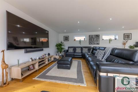 77 Caistor Lane, Caistor St Edmund, Norwich, NR14 8RB