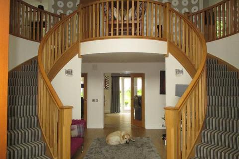 6 bedroom detached house to rent, Earlspark Avenue, Bieldside, AB15