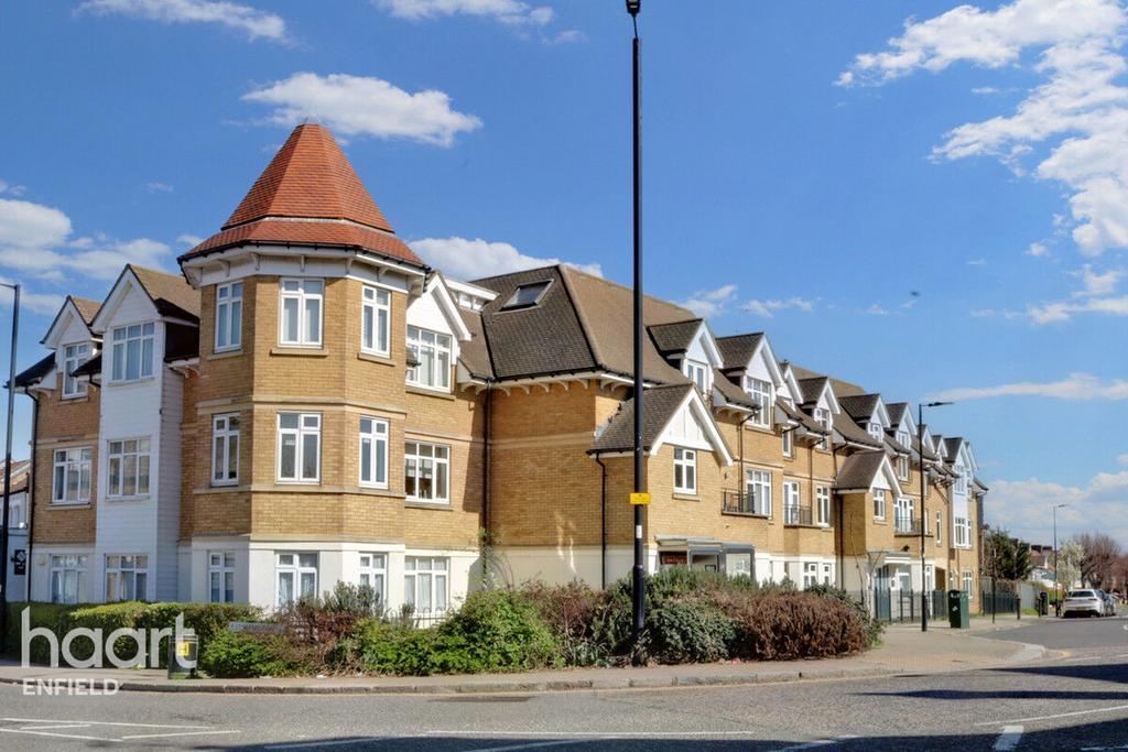 Trinity Avenue, Enfield 2 bed flat £420,000