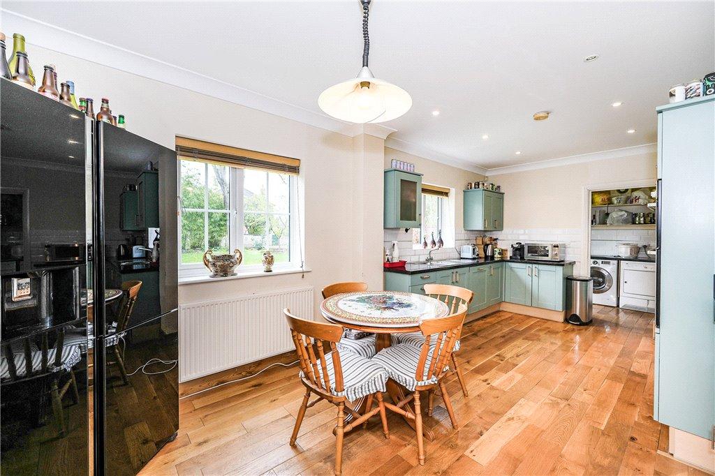 Kitchen/Dining Area