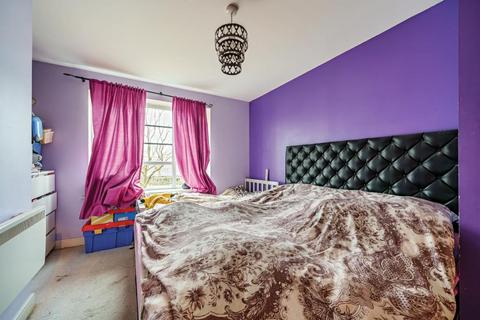 2 bedroom flat for sale, Farnborough,  Hampshire,  GU14
