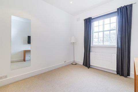 3 bedroom flat to rent, Fulham Road, Chelsea SW10