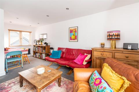 2 bedroom apartment for sale - Barleycorn Mews, Oughton Head Way, Hitchin, Hertfordshire, SG5