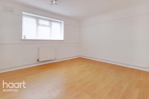 180 Dagenham Road, Romford, RM7 0TH