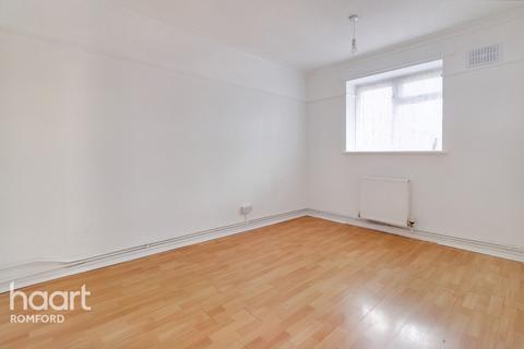180 Dagenham Road, Romford, RM7 0TH