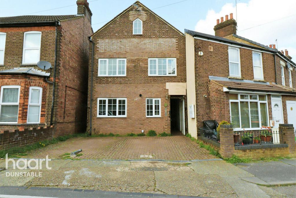 St Peters Road, Dunstable 1 bed flat £160,000
