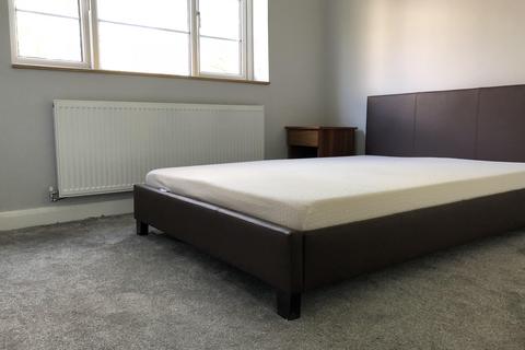 2 bedroom flat to rent, Sandringham Drive, Leeds, West Yorkshire, LS17