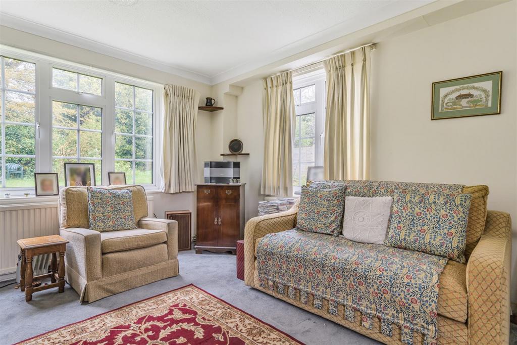 North Close, Wade Court, Havant, PO9 4 bed detached house £925,000
