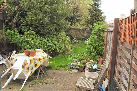 77 Longfellow Road, Worcester Park, KT4 8BE