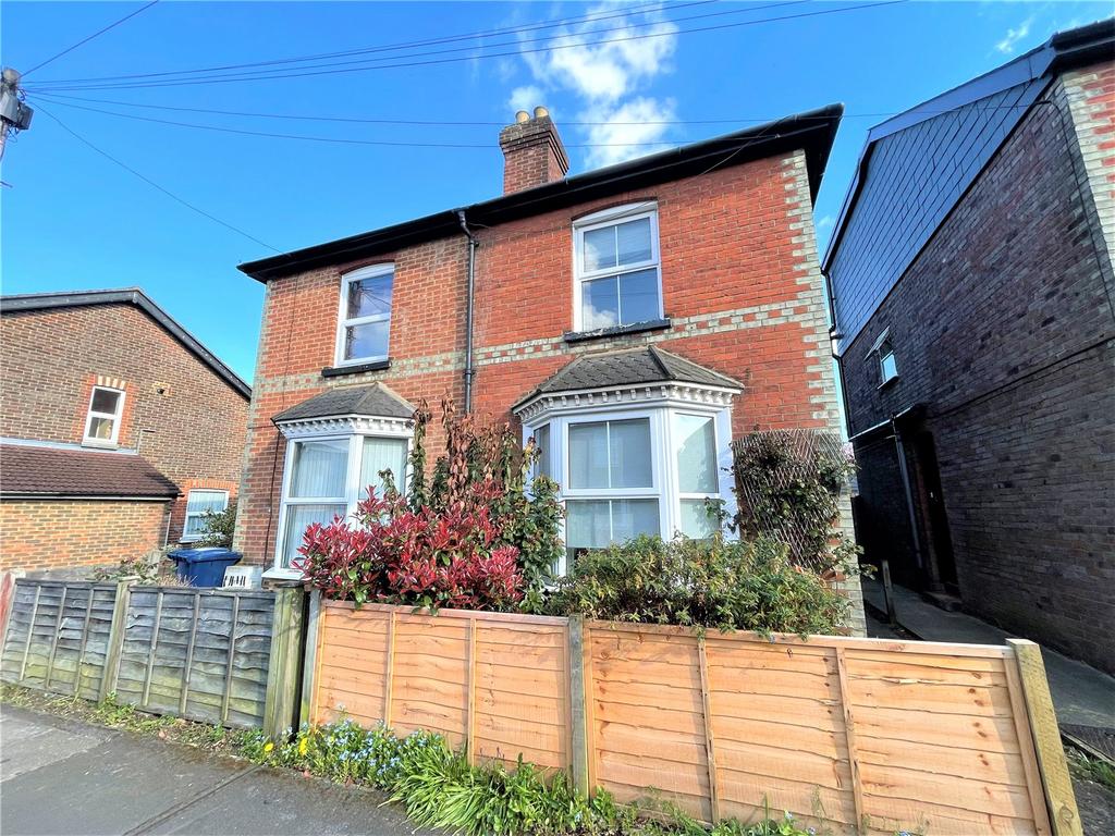 Road, Godalming, Surrey, GU7 2 bed semidetached