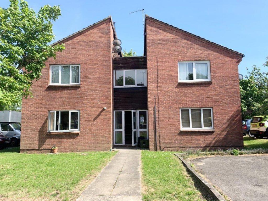 Stonefield Close, Eastleaze, Swindon... Studio £600 pcm (£138 pw)