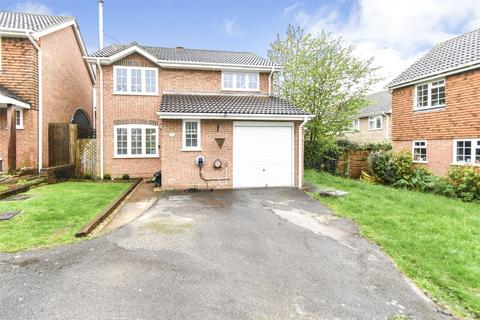 28 Beechcrest View, Hook, RG27 9RF