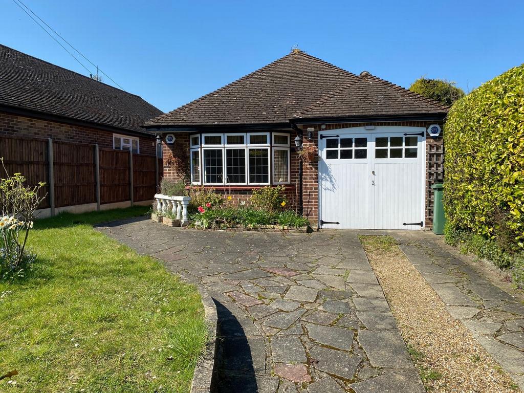 Chelsfield Lane, Orpington, BR6 3 bed bungalow for sale £700,000