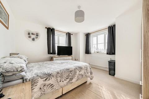 Flat 4, 1 Buttercup Close, Moreton-in-marsh, GL56 9PY