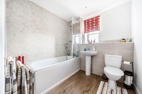 Flat 4, 1 Buttercup Close, Moreton-in-marsh, GL56 9PY