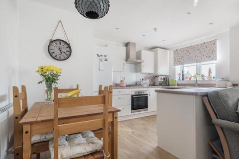 Flat 4, 1 Buttercup Close, Moreton-in-marsh, GL56 9PY