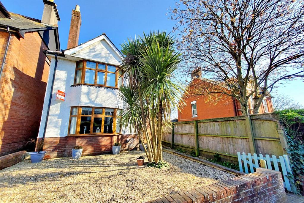Blandford 4 bed detached house for sale £445,000