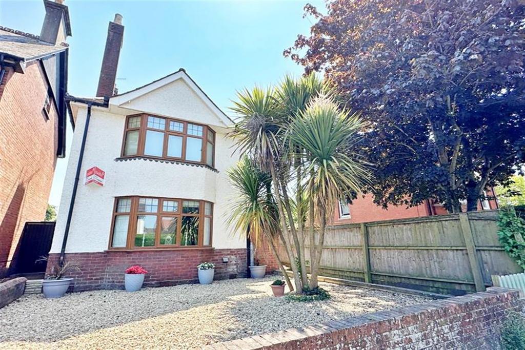 Blandford 4 bed detached house for sale £400,000