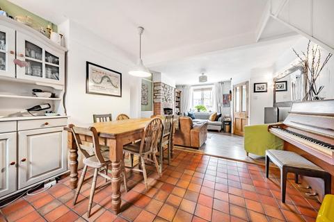 23 Gloucester Place, Witney, OX28 6LA