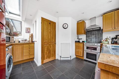 23 Gloucester Place, Witney, OX28 6LA