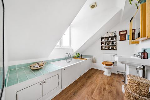 23 Gloucester Place, Witney, OX28 6LA