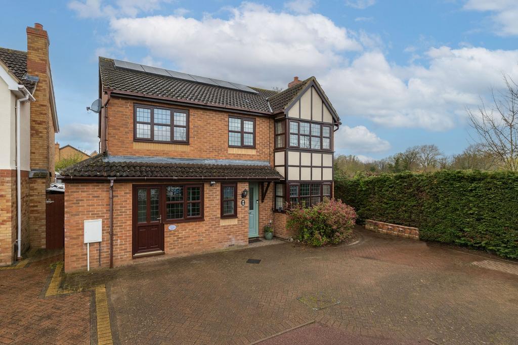 Hitchin, Hitchin SG5 5 bed detached house for sale £750,000