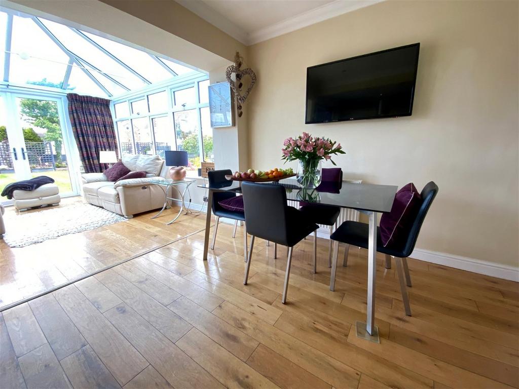 Wetherby, North Grove Crescent, LS22 2 bed detached bungalow for sale