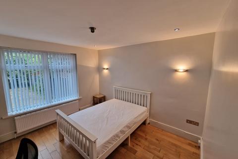 4 bedroom terraced house to rent, Mauldeth Road, Fallowfield