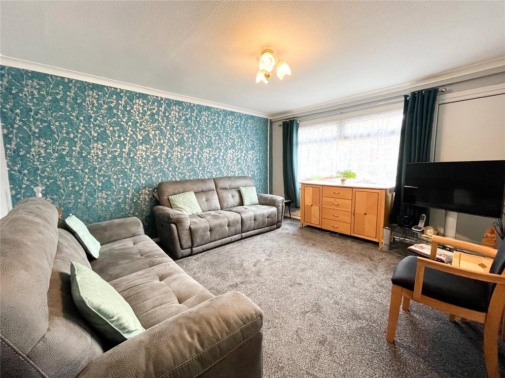 Cottingham Drive, AshtonunderLyne... 2 bed end of terrace house £