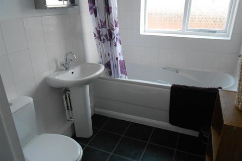 1 bedroom terraced house to rent, Newnham Road, Newark, NG24