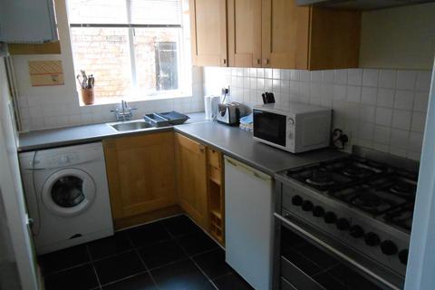 1 bedroom terraced house to rent, Newnham Road, Newark, NG24